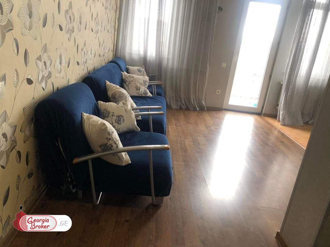 продается квартира с новым ремонтом 3-комнаты